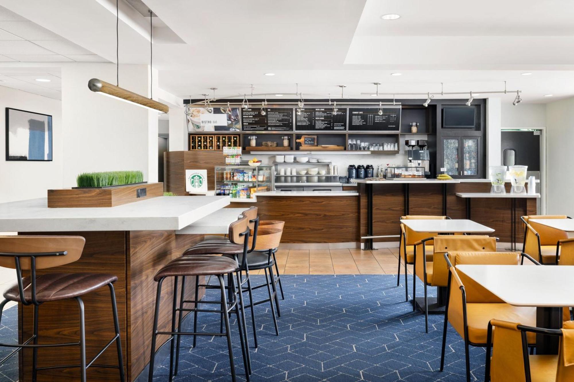 Hotel Courtyard By Marriott